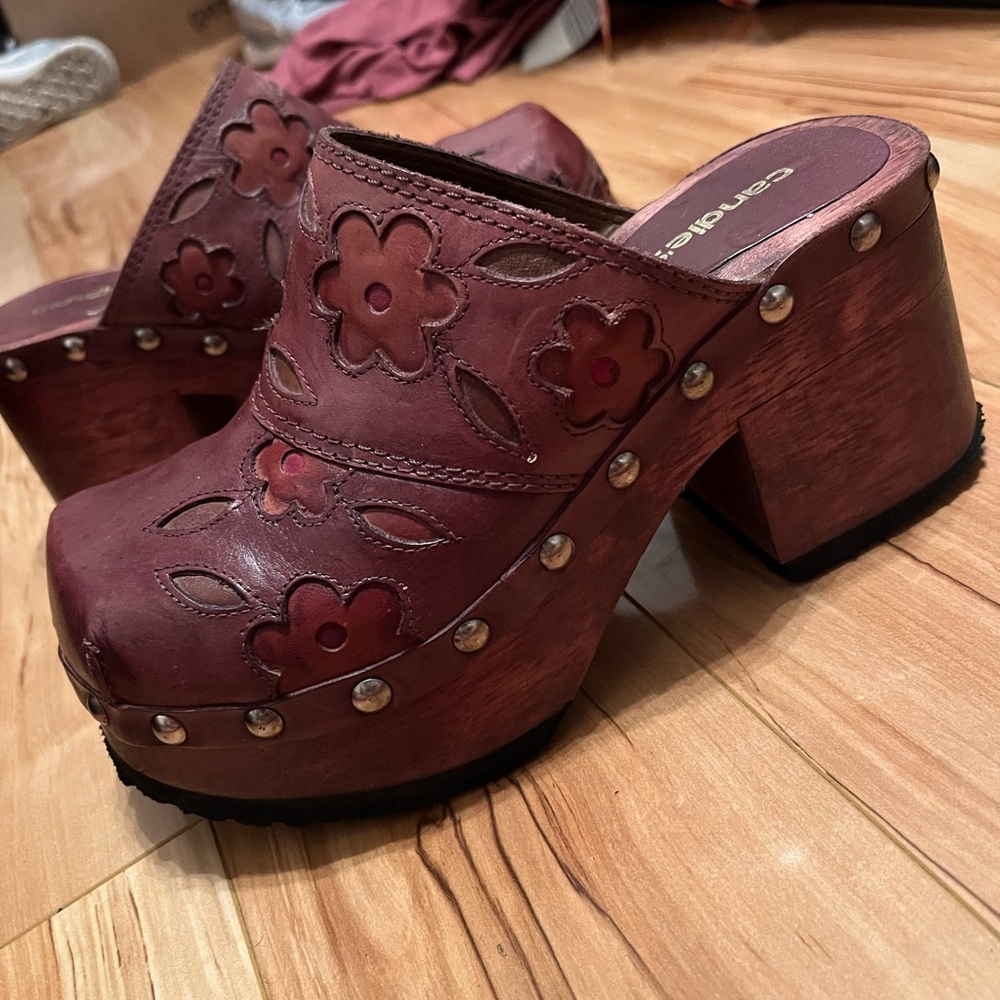 Candies vintage flower clogs
